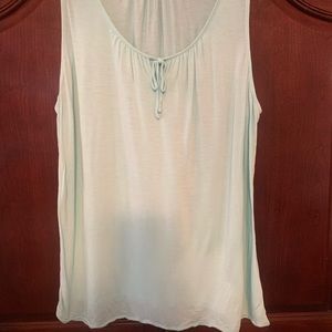 Old Navy flowy tank🙂